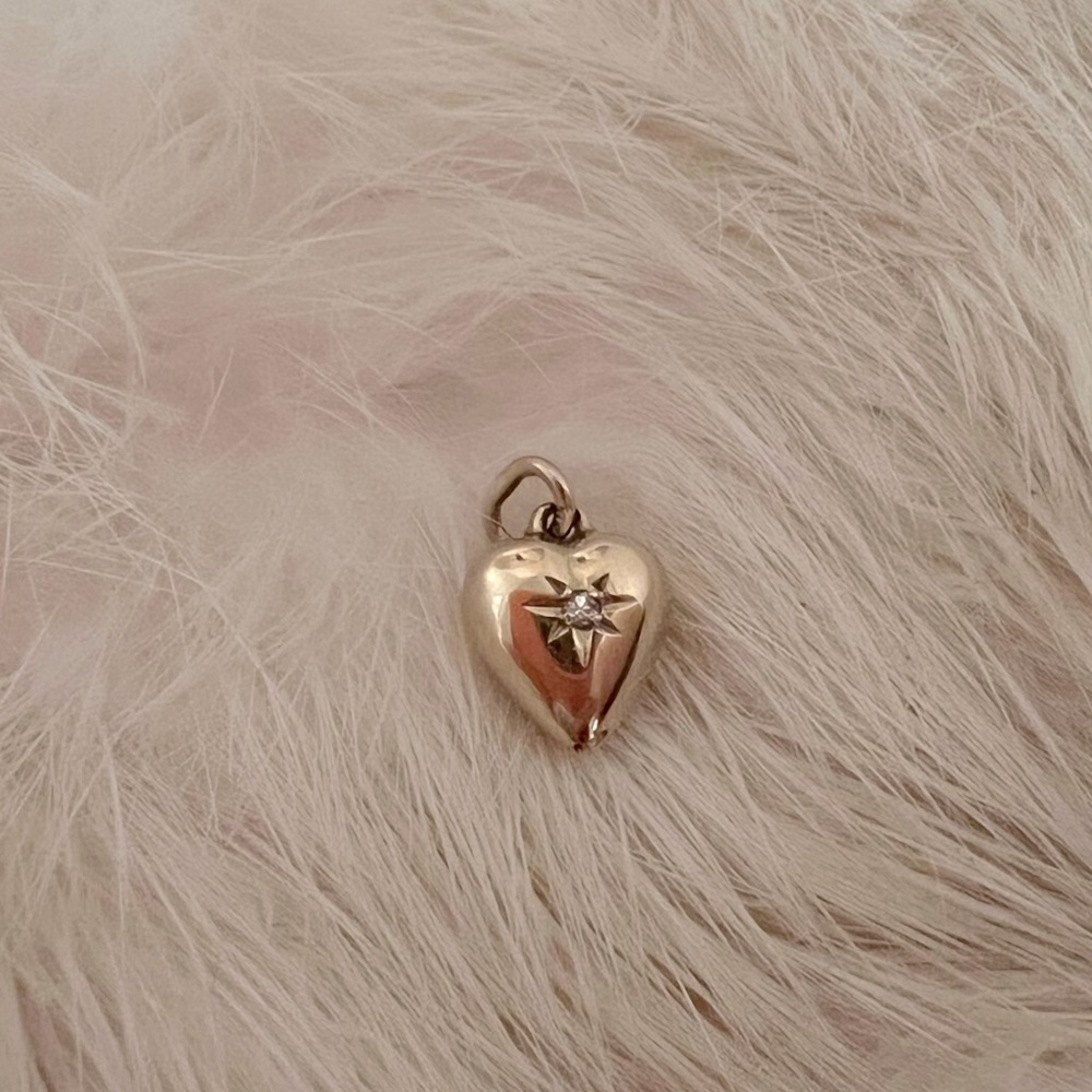 Heart pendant with Diamond accent